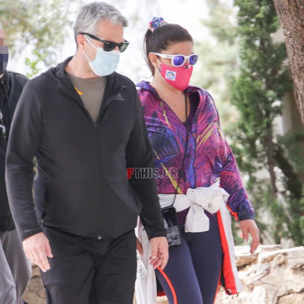 Paparazzi! Η Έλενα Παπαρίζου για περπάτημα με τον Ανδρέα Καψάλη στην Βουλιαγμένη