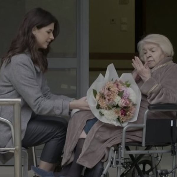  Σασμός: Η επίσκεψη της Θοδώρας στο γηροκομείο και τα λόγια της στη μητέρα του Λευτέρη συγκίνησαν το Twitter