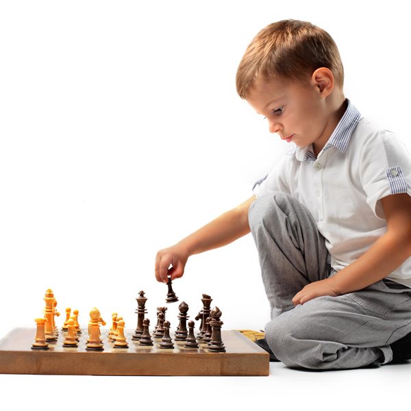 5 υπέροχοι λόγοι για να μάθετε στο παιδί σας να παίζει σκάκι!!