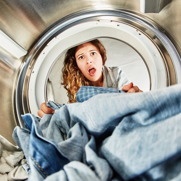 Πως να αποφύγεις τη συρρίκνωση των ρούχων στο πλυντήριο