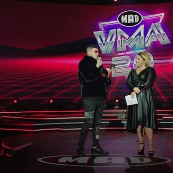 Mad VMA 2020: Το “Best Male Modern” παραδόθηκε στον Snik κι εκείνος ευχαρίστησε…την Ηλιάνα Παπαγεωργίου