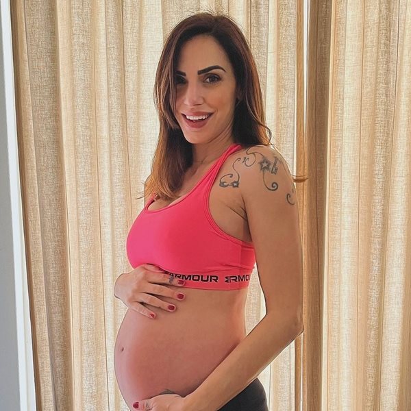 Ελισάβετ Σπανού: Μας δείχνει πόσο έχει μεγαλώσει η κοιλιά της στον 8ο μήνα της εγκυμοσύνης της 