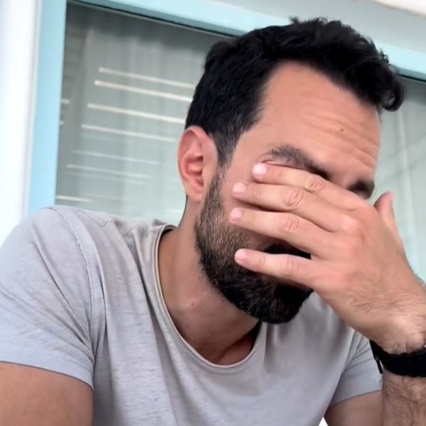 Σάκης Τανιμανίδης: Το τηλεφώνημα που έκανε στον πατέρα του και τον συγκίνησε (Βίντεο)