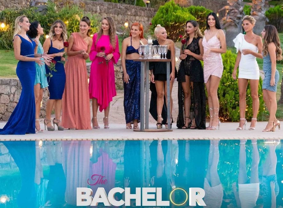 The Bachelor: Παίκτρια απαθανατίστηκε να διασκεδάζει εκτός σπιτιού (Βίντεο)