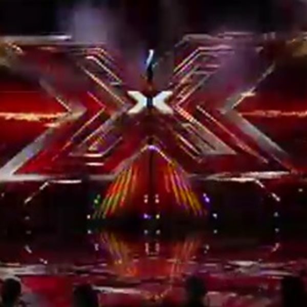 Με νέο hairlook η Δέσποινα Βανδή στο 5o Live του X-Factor 