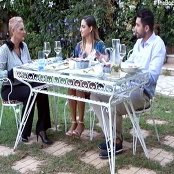 The Bachelor: Το άβολο γεύμα του Παναγιώτη Βασιλάκου με την Ραφαέλα και την μητέρα της 