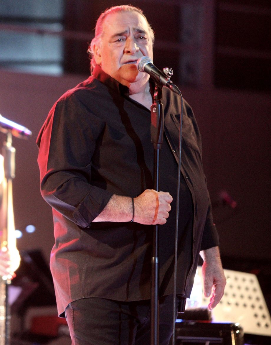 Βασίλης Καρράς: Η νέα φωτογραφία του τραγουδιστή μετά την απώλεια 42 κιλών