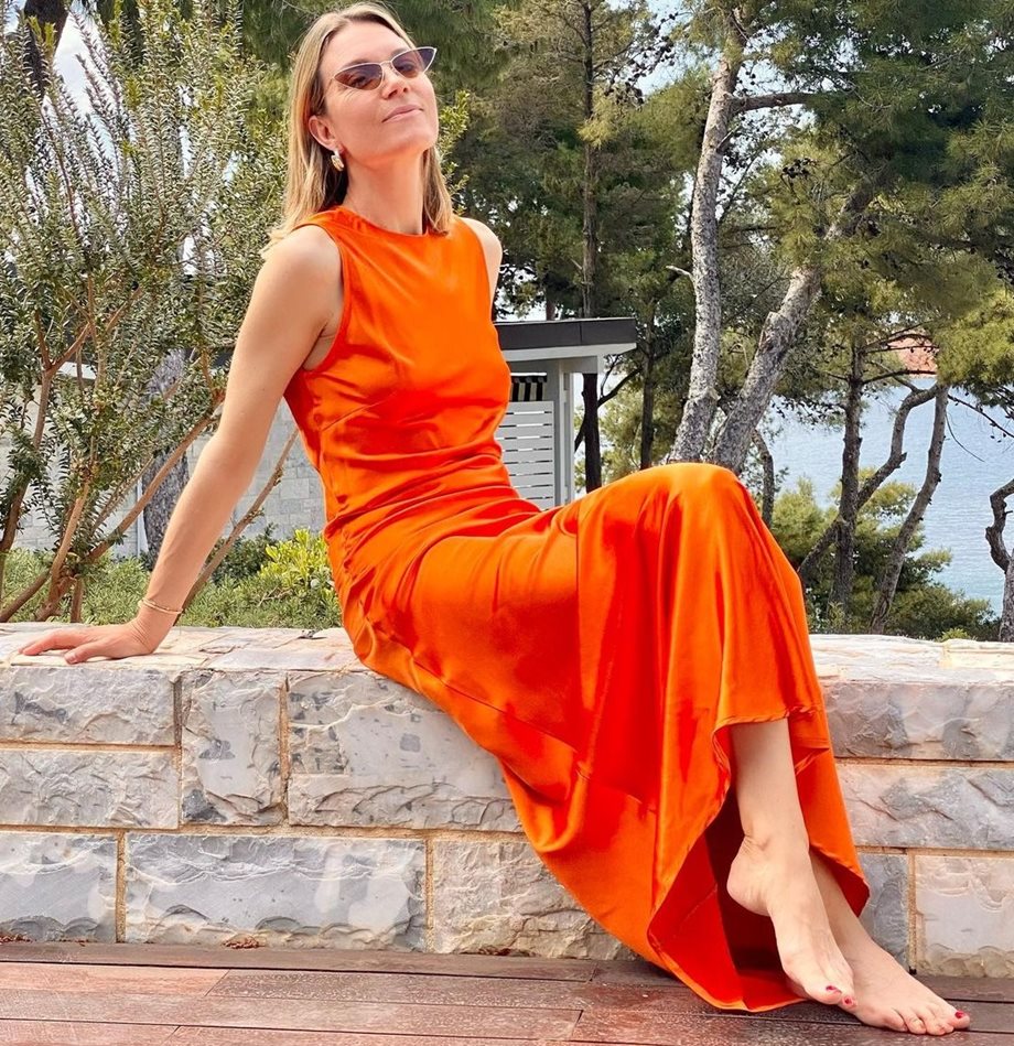 Βίκυ Καγιά: "Πανικός" στη Βενετία με το μίνι φόρεμά της! Το κομμάτι που έκανε "χαμό"