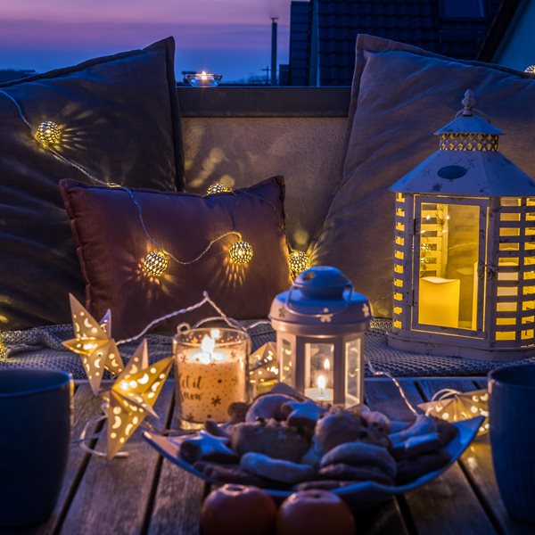 4 top ιδέες για να διακοσμήσετε το μπαλκόνι σας για τα Χριστούγεννα και να το ζηλεύουν όλοι!