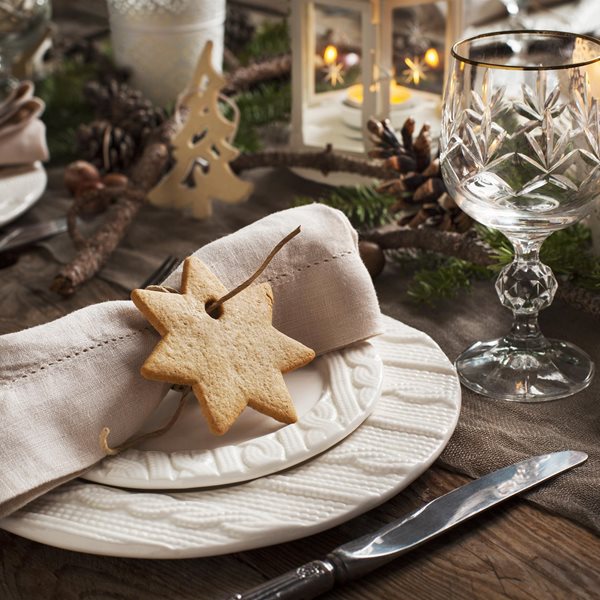 5 υπέροχοι τρόποι για να στήσετε τα πιάτα του γιορτινού τραπεζιού!