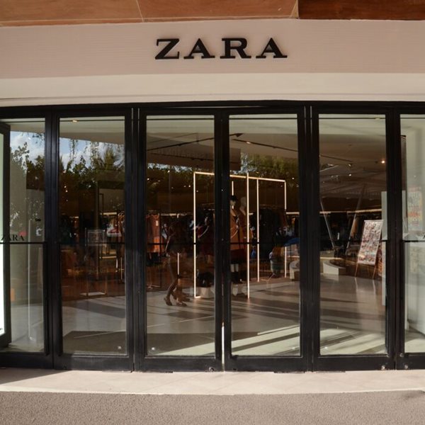 Zara: Το απόλυτο office look για εντυπωσιακές εμφανίσεις στο γραφείο!