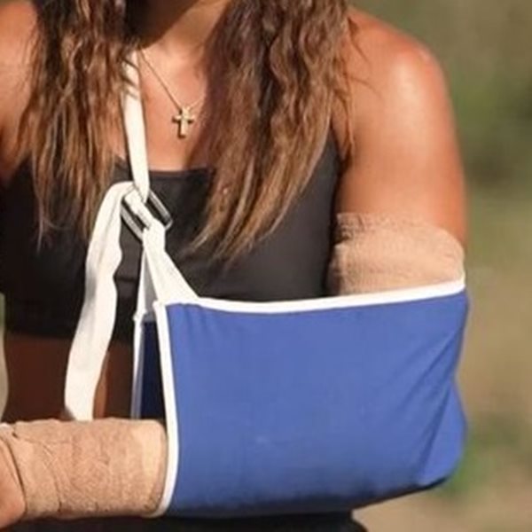 Survivor: Παίκτρια έσπασε το χέρι της! "Δεν μπορώ να αγωνιστώ"