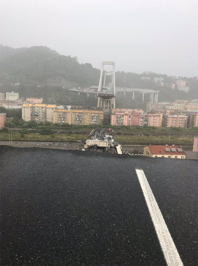 Κατάρρευση γέφυρας στη Γένοβα
