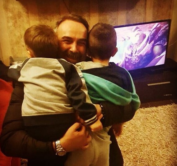 Ο Γρηγόρης Γκουντάρας με τους γιους του