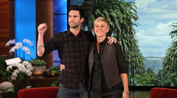 Ο Adam Levine με την Ellen DeGeneres