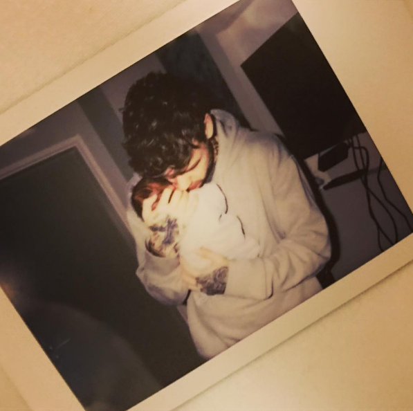 Ο Liam Payne με το μωρό του