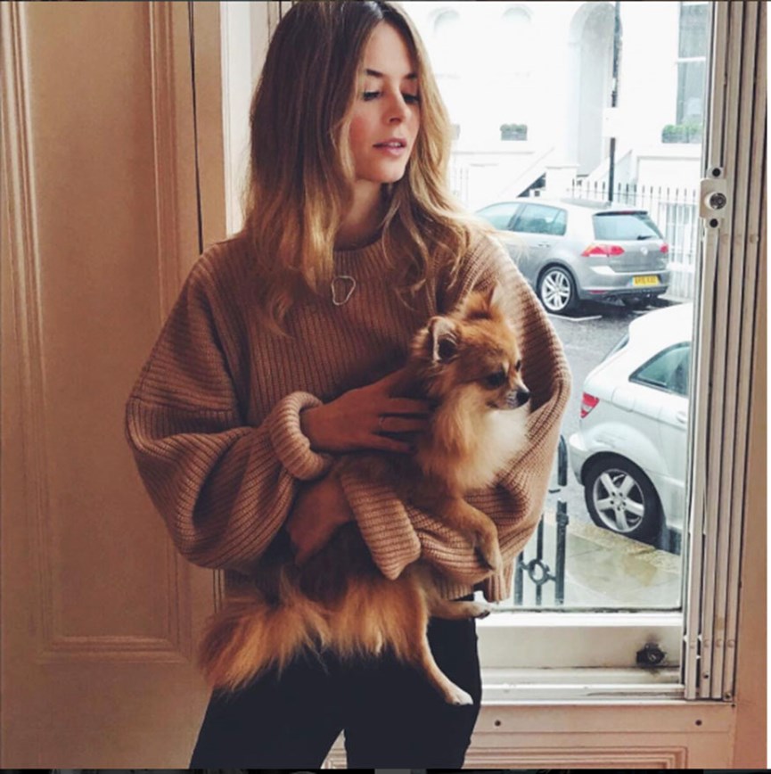 Η Ιωάννα Ντεντή με τον σκύλο της.
