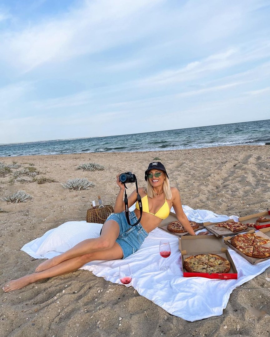 Ιωάννα Τούνη: Η φωτογραφία από την παραλία και ο διάλογος με τον Δημήτρη Αλεξάνδρου στο Instagram