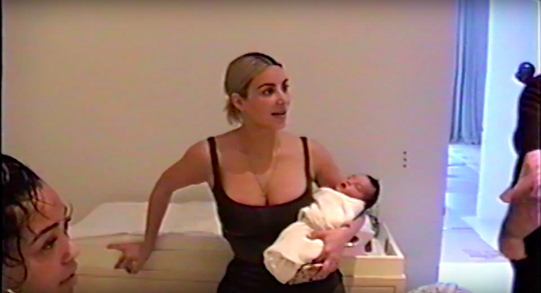 H Kim Kardashian με το μωρό της