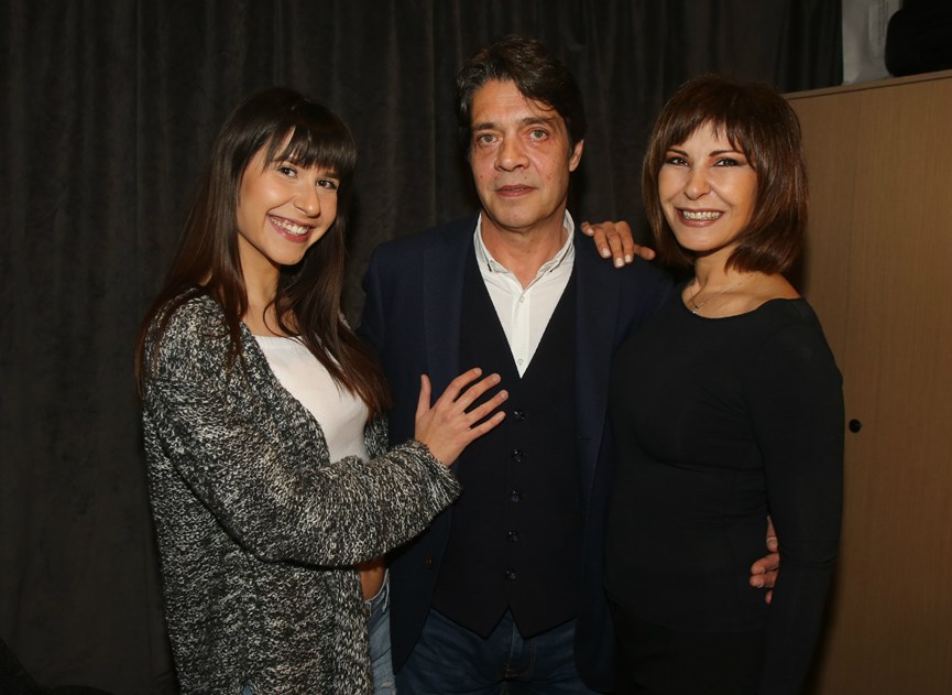Η τραγουδίστρια Κωνσταντίνα με τον πρώην συζυγό της και την κόρη τους.