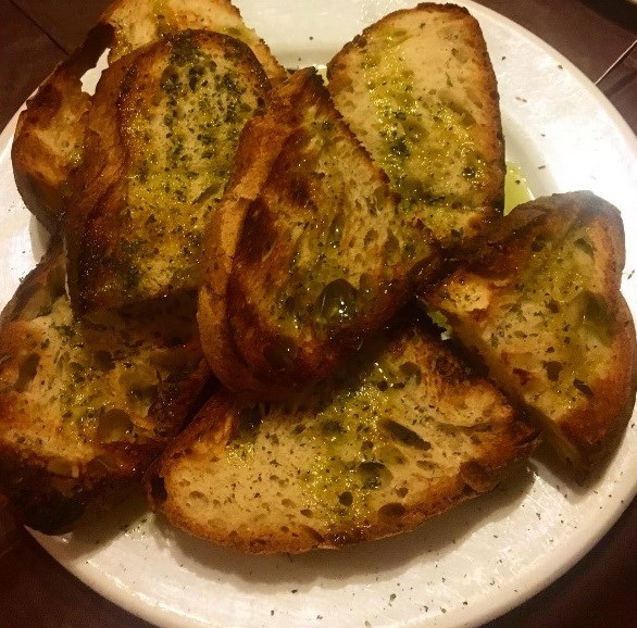 Η ρούλα Κορομηλά ζύμωσε ψωμί και μοιράστηκε τη φωτογραφία στο Instagram
