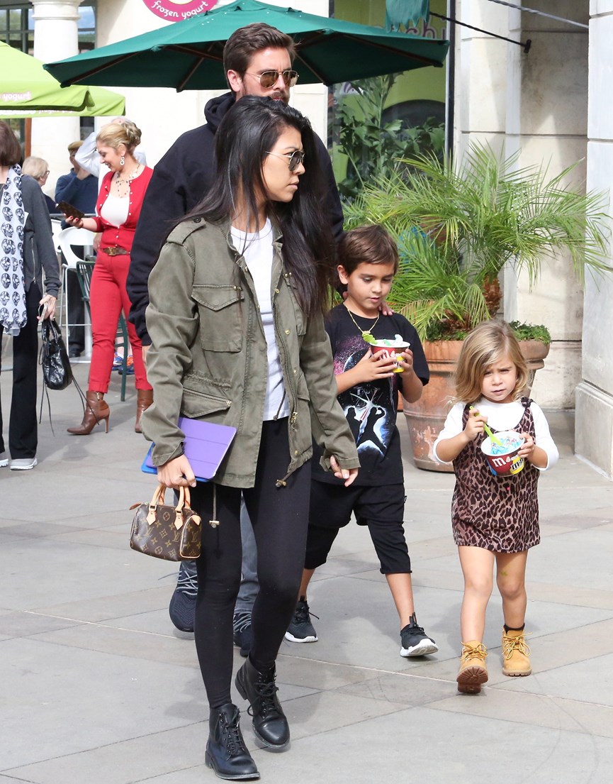 Η Kourtney Kardashian με τα παιδιά της