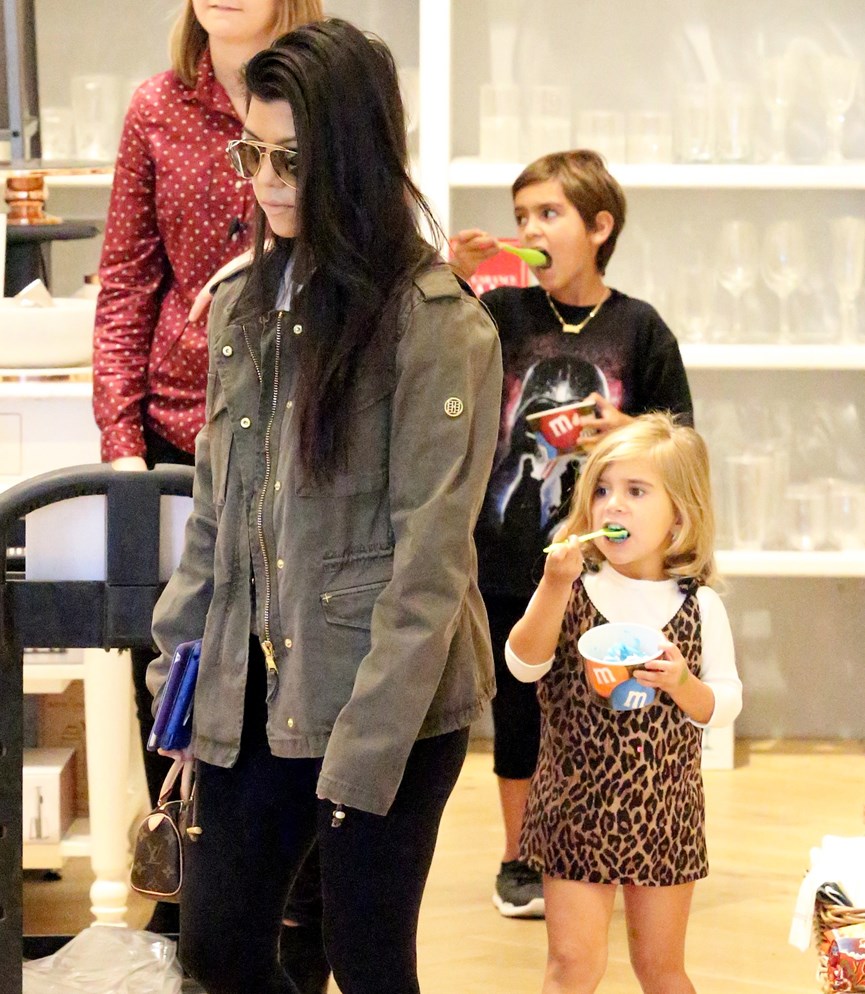 Η Kourtney Kardashian με τα παιδιά της