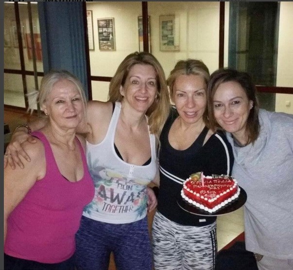 Η Έλενα Τσαβαλιά με τις φίλες της στο γυμναστήριο